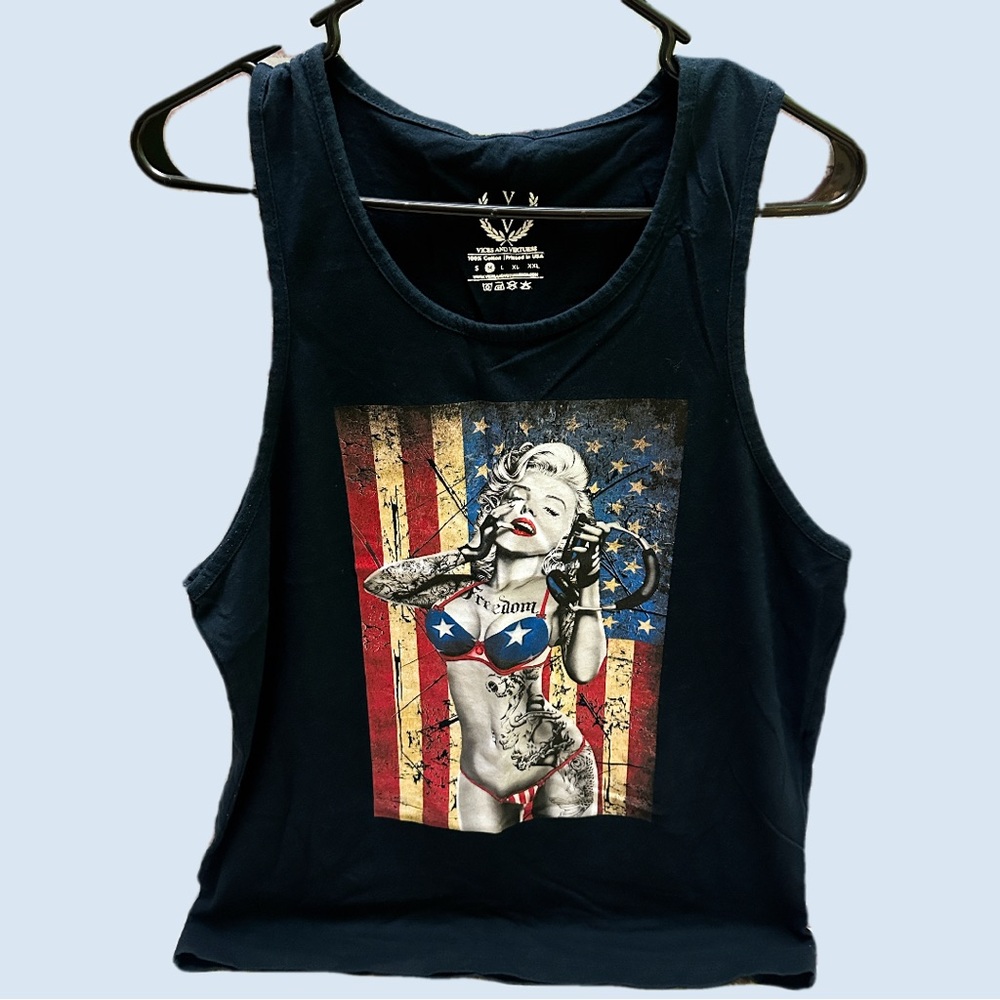 Marilyn Monroe Black and Red Graphic Crop Tank Top size M